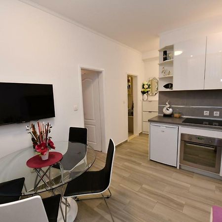 Apartment Cecilija Синь Екстер'єр фото