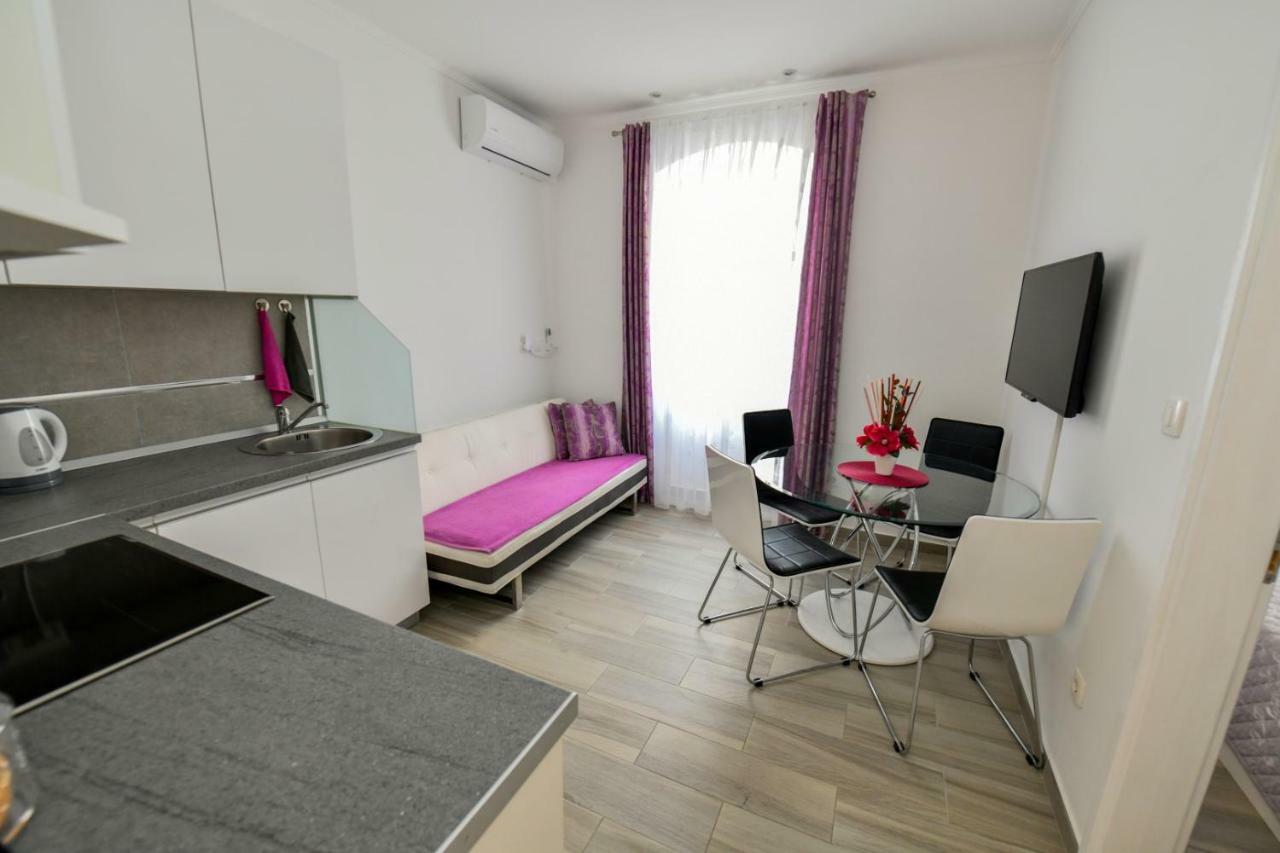 Apartment Cecilija Синь Екстер'єр фото