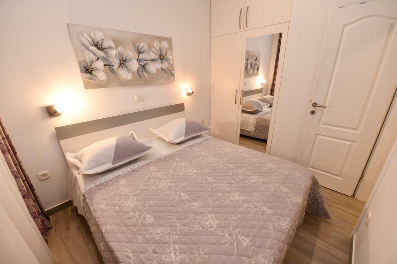 Apartment Cecilija Синь Екстер'єр фото