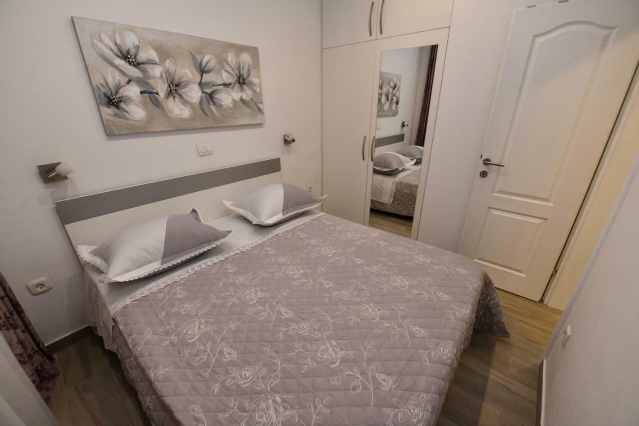 Apartment Cecilija Синь Екстер'єр фото