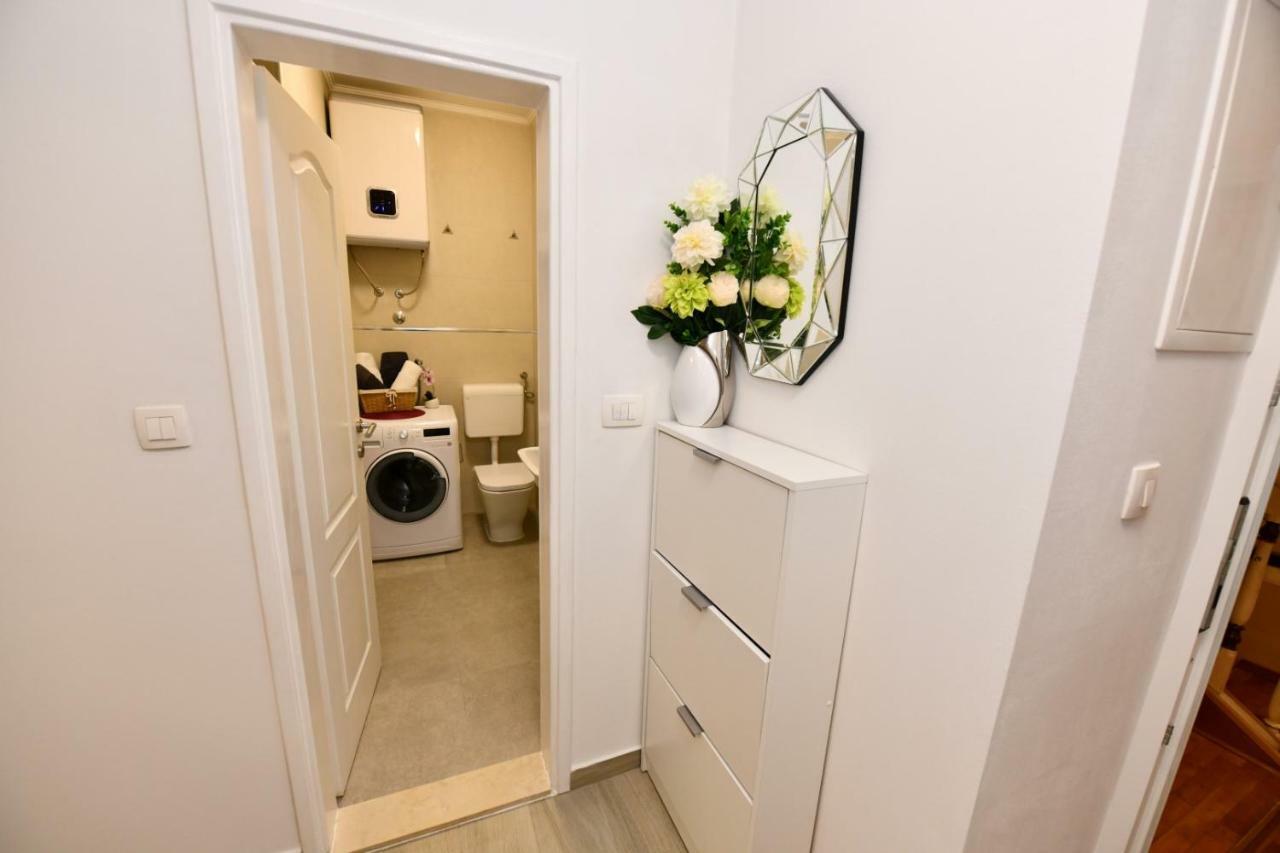 Apartment Cecilija Синь Екстер'єр фото