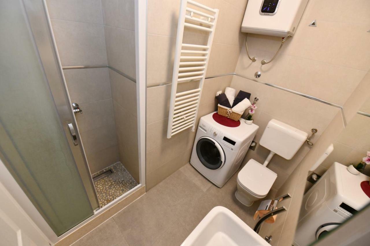 Apartment Cecilija Синь Екстер'єр фото