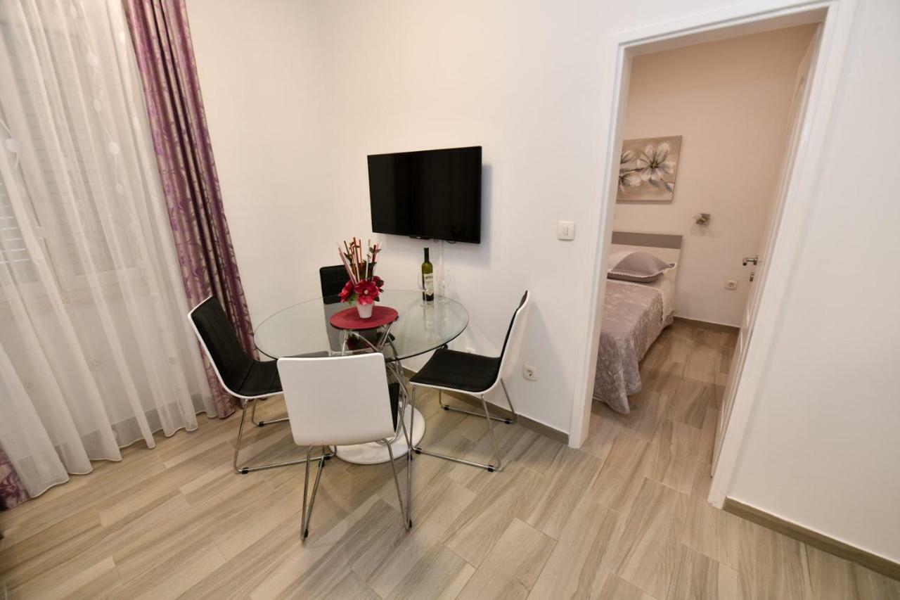 Apartment Cecilija Синь Екстер'єр фото